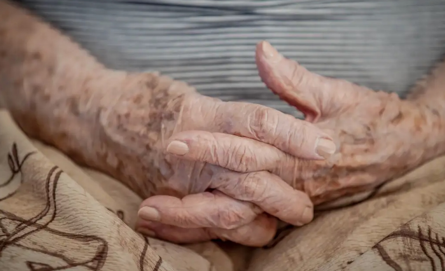 TJAM obriga plano de saúde a fornecer home care para idoso com Alzheimer