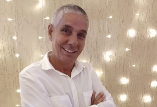 Jornalista é morto a tiros na frente da própria casa