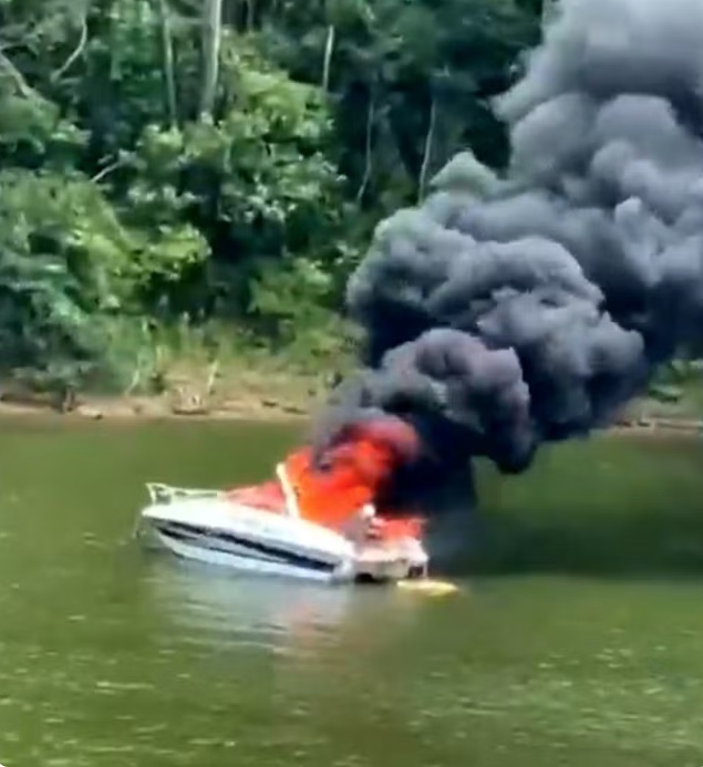 Explosão de lancha em represa deixa seis turistas feridos 