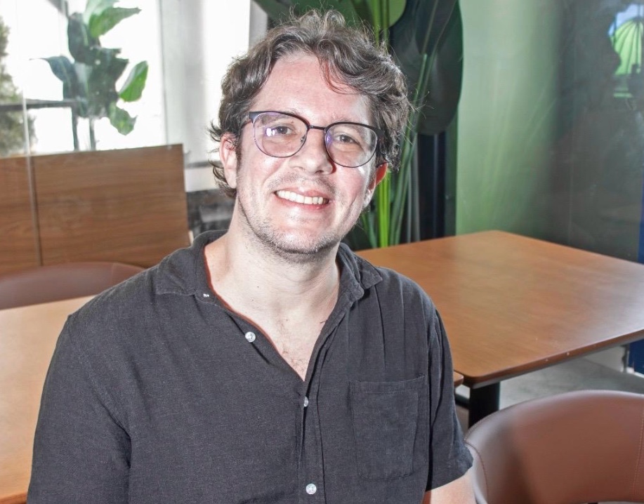 'Roda de Conversa' explora a filosofia amazônica com Theo Fellows