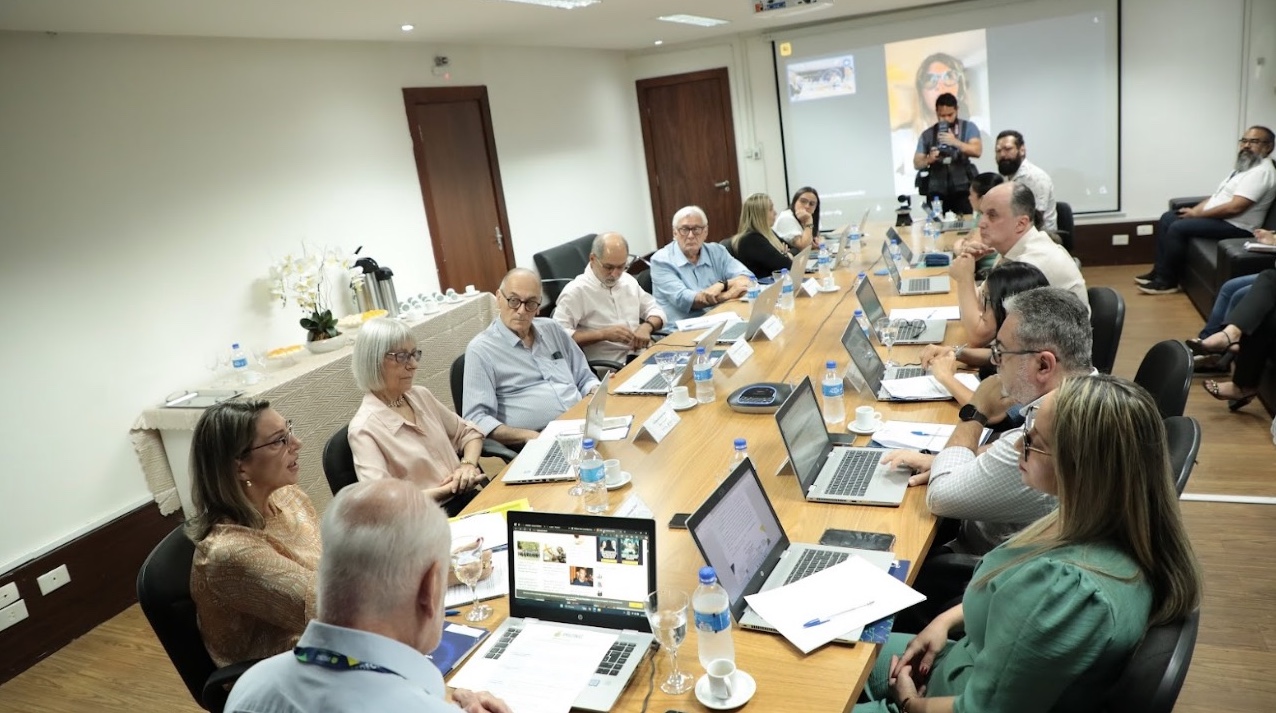 Fapeam reajusta bolsas de pesquisa com aumento de até 50%