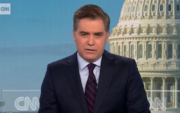 Apresentador da CNN dos EUA chama Trump de tirano e pede demissão ao vivo
