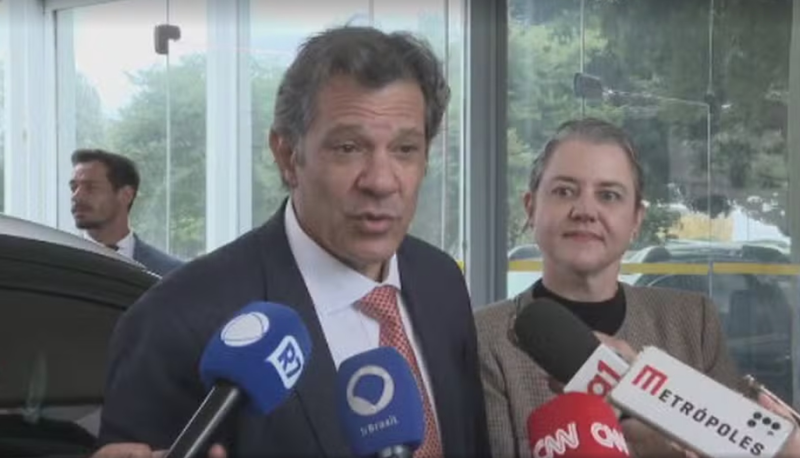 Brasil aguarda decisão dos EUA sobre tarifas de aço e alumínio, diz Haddad 