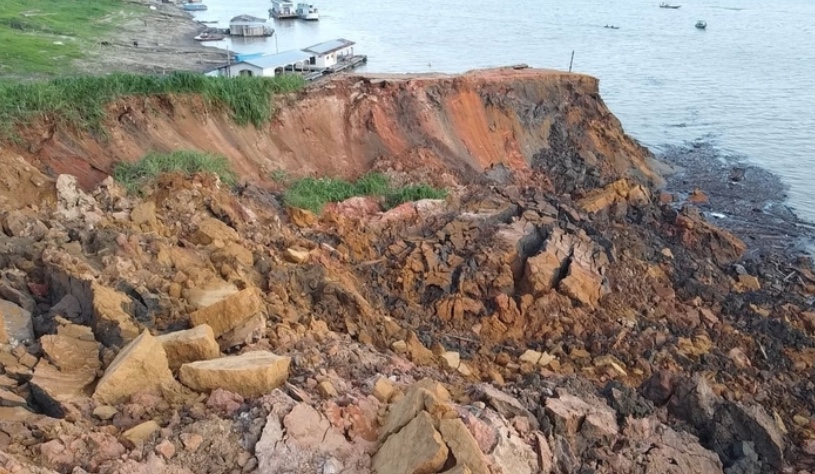 MP investigará causa de deslizamento de barranco em Manacapuru