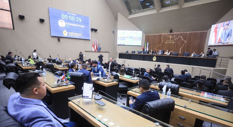 Aleam reduz sessões plenárias de três para dois dias por semana