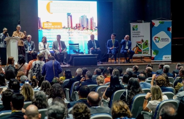 Amazonas adere ao Programa AdaptaCidades para combater mudanças climáticas
