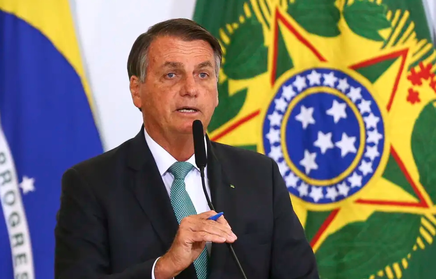 PGR pode pedir pena de até 28 anos de prisão para Bolsonaro, diz jornal