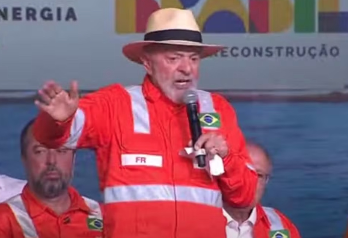 Lula diz que o 'povo precisa saber quem xingar' ao defender Petrobras 