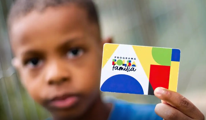 Beneficiários com NIS de final 3 recebem hoje pagamento do Bolsa Família 
