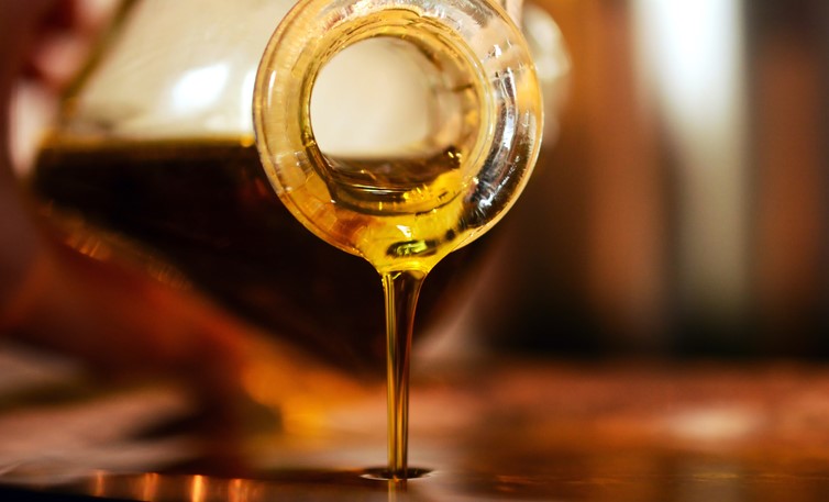 Governo proíbe novas marcas de azeite por fraude; confira