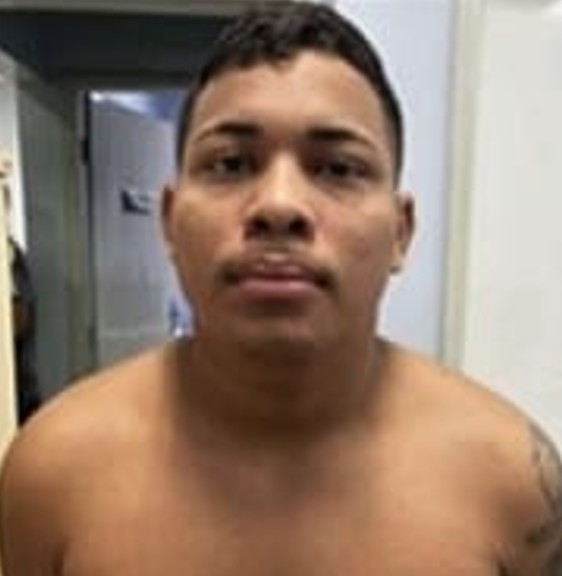 Polícia procura suspeito de esfaquear passageira de ônibus em Manaus