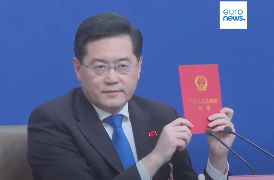 China expressa 'firme oposição' às tarifas dos EUA e defende diálogo para resolver divergências