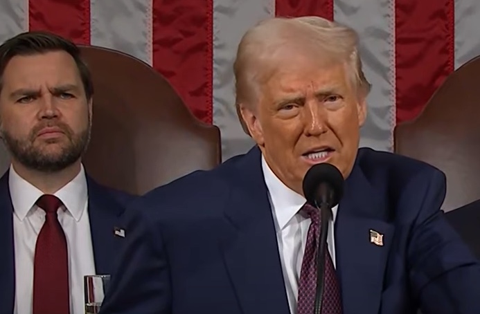 Leia a íntegra do 1º discurso do presidente Donald Trump ao Congresso dos EUA