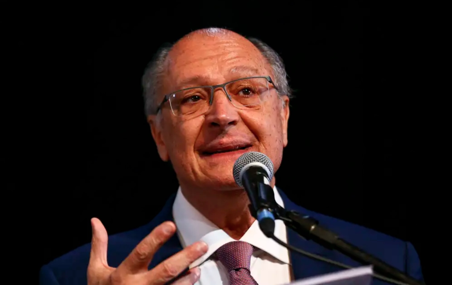 Alckmin diz que preços não 'cairão em 24 horas' e pede redução do ICMS