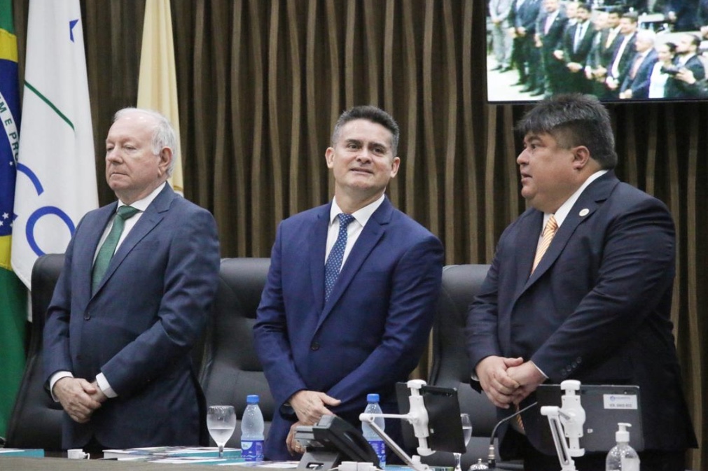 CMM autoriza prefeito David Almeida a remanejar orçamento de R$ 4,2 bilhões