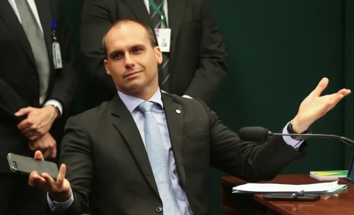 Eduardo Bolsonaro anuncia licença do mandato e mudança para os EUA 