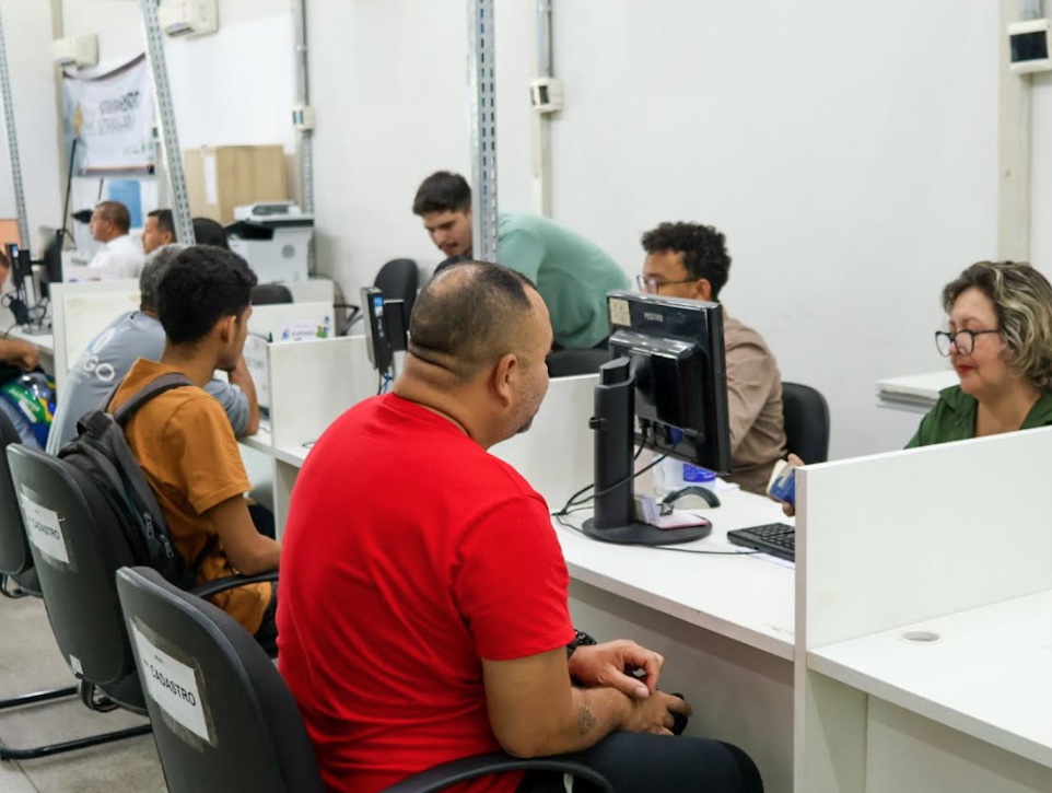 Frentista, recepcionista e mais: veja 126 vagas do Sine Amazonas