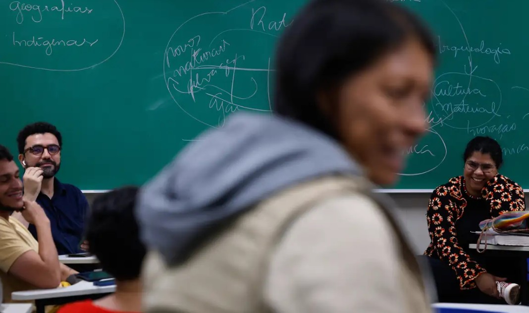 Formação para novas tecnologias passará a fazer parte da EJA