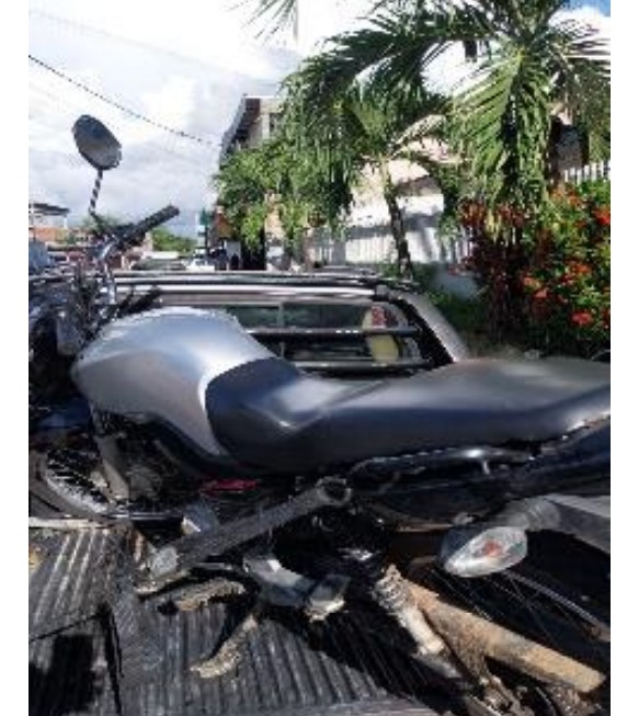 Foragido é flagrado passeando em moto roubada no Jorge Teixeira