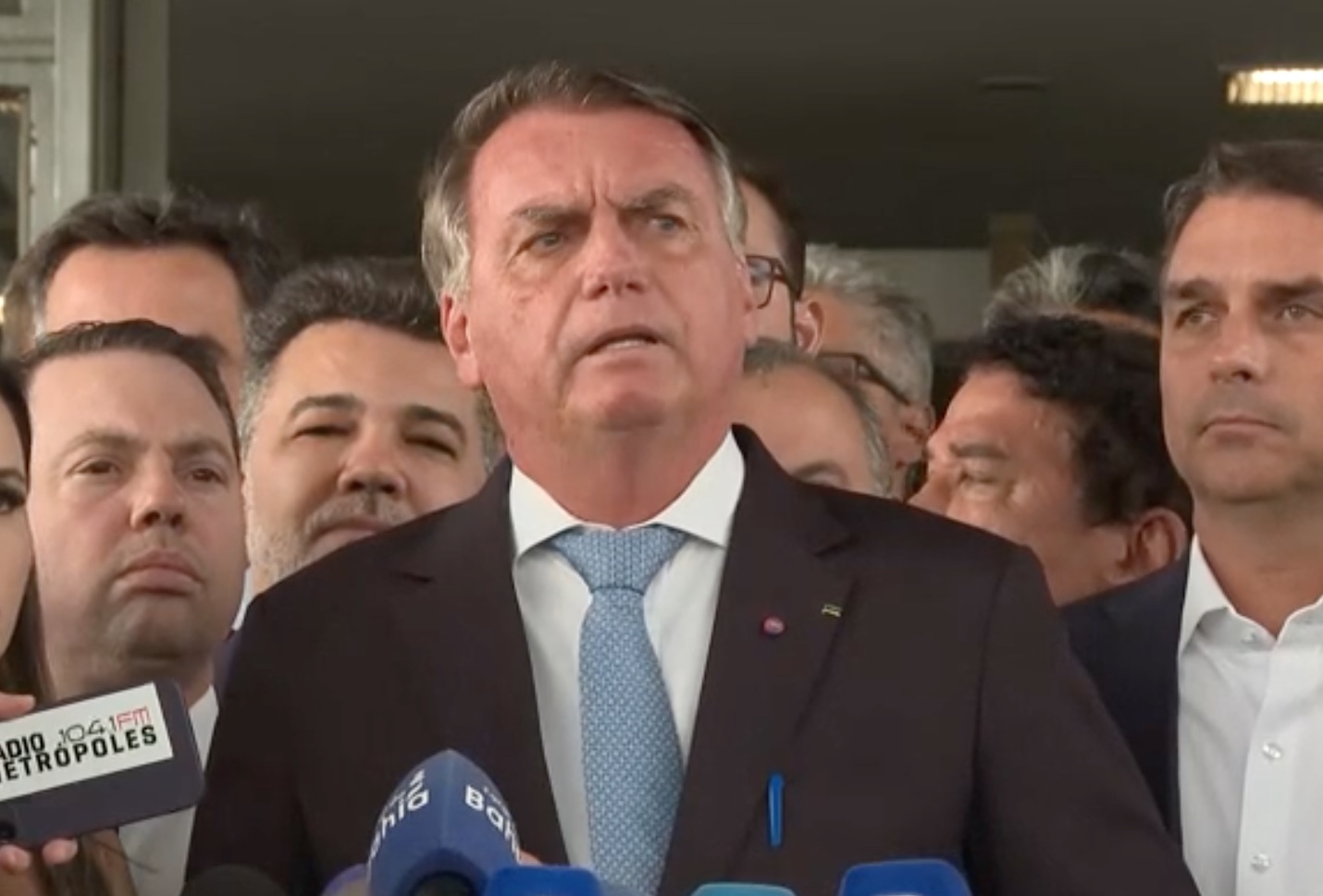 Bolsonaro critica STF após se tornar réu: 'Julgamento político e injusto'; vídeos