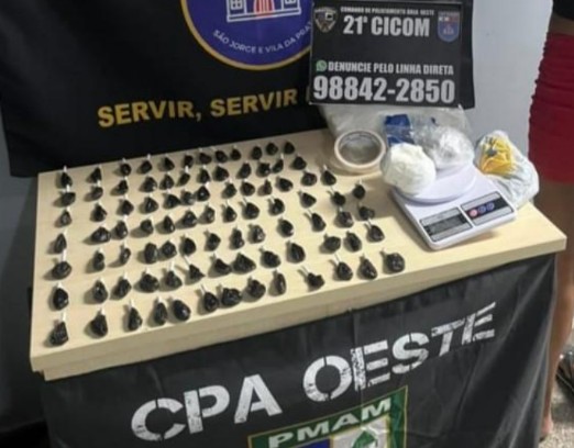 Mulher é presa com mais de 100 porções de drogas no São Jorge