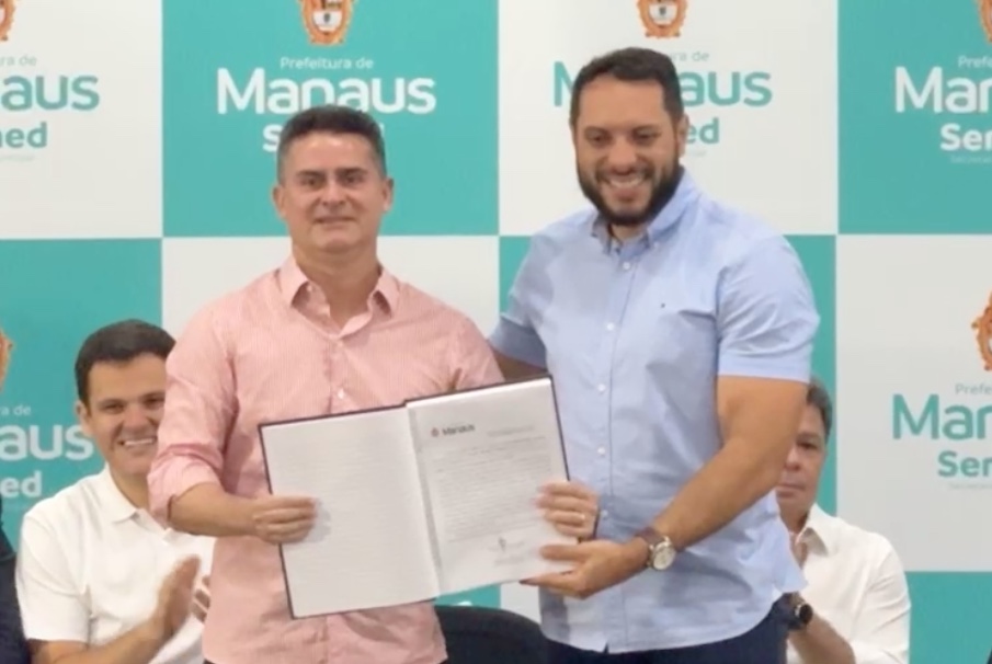 David Almeida anuncia Júnior Mar como novo secretário de Educação de Manaus