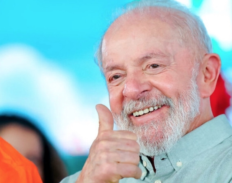 Lula diz a senadores que será candidato à reeleição em 2026 se tiver saúde