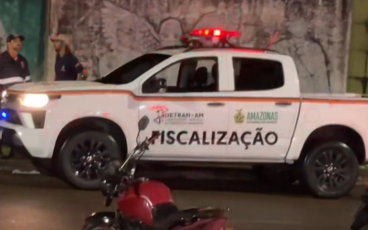 Jovens sofrem acidente de moto ao tentarem fugir de blitz em Itacoatiara