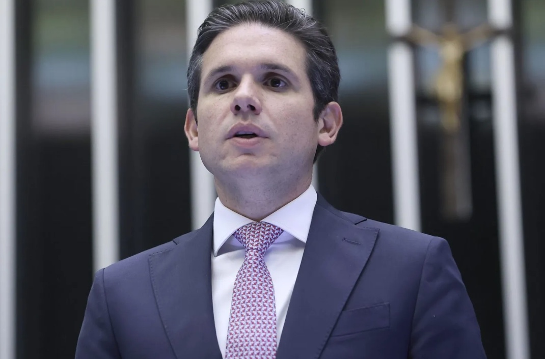 PEC da Segurança será entregue à Câmara nesta terça, diz Hugo Motta