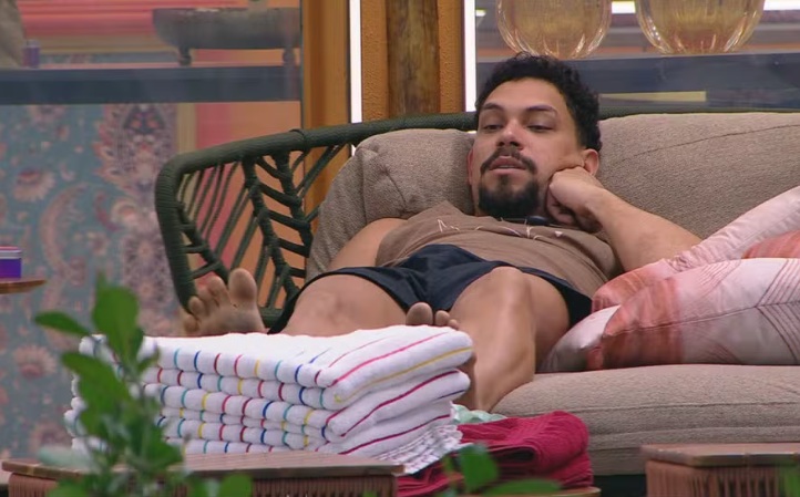 Vinicius propõe estratégia para novo paredão no BBB25