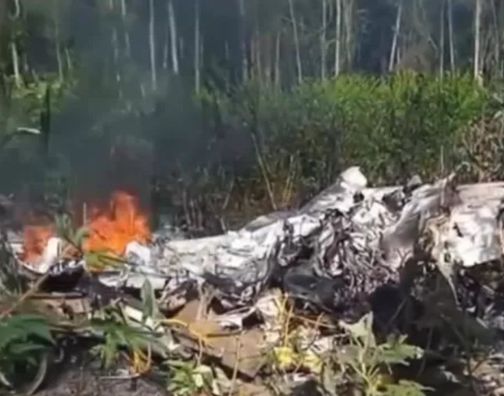 Avião com drogas cai após ser interceptado pela FAB na Amazônia