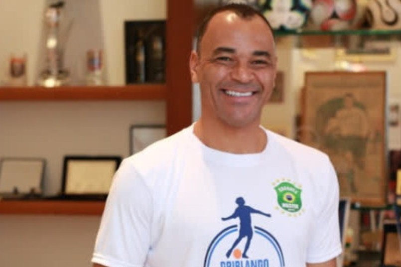 Cafu não quer técnico estrangeiro na seleção e indica três brasileiros