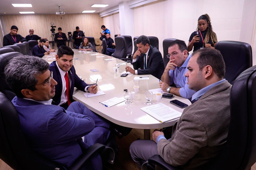 Dnit apresenta plano para BR-319 e portos em reunião com a Aleam