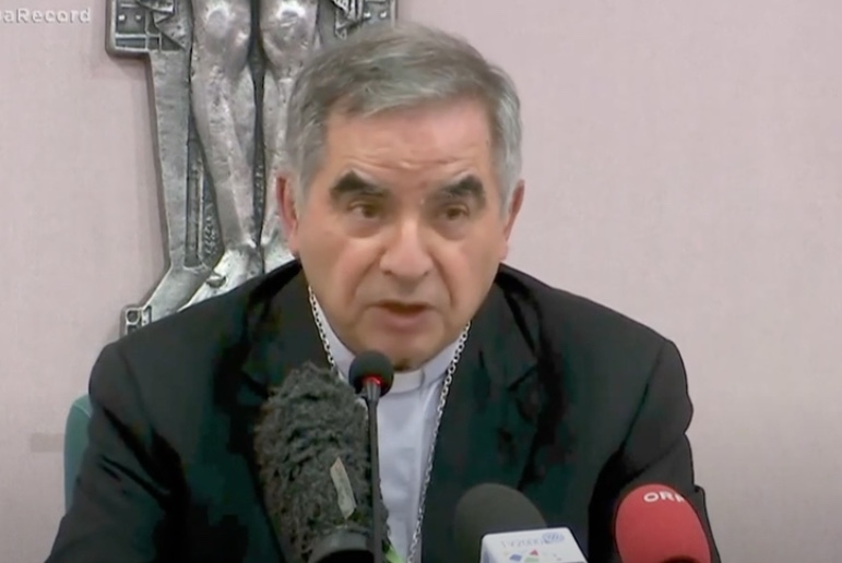 Cardeal condenado por fraude desiste de participar do conclave no Vaticano