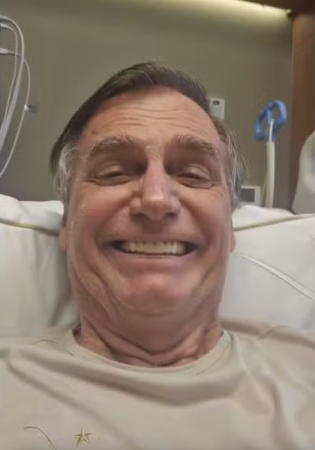 Bolsonaro tem melhora e deixa UTI após cirurgia 