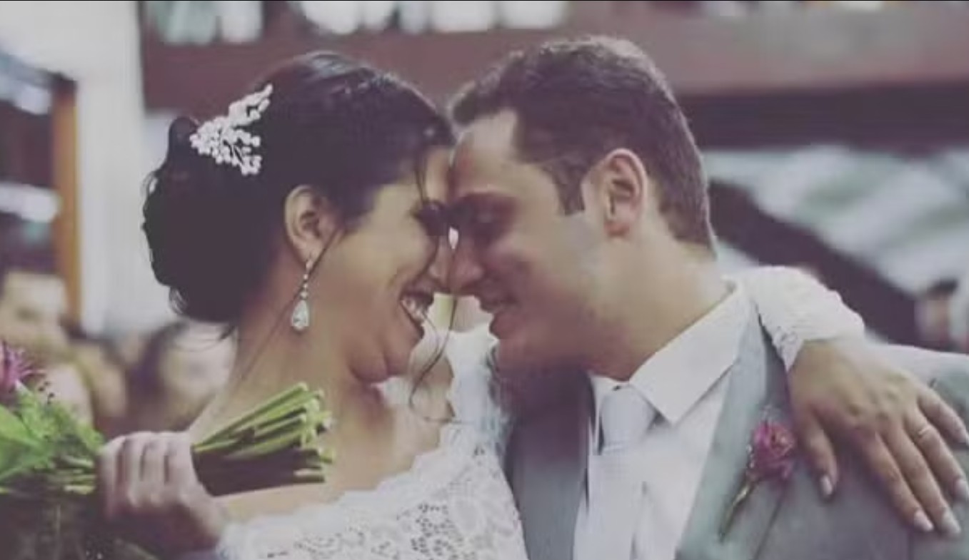 Homem mata a esposa com golpes de facão na frente da família em BH 