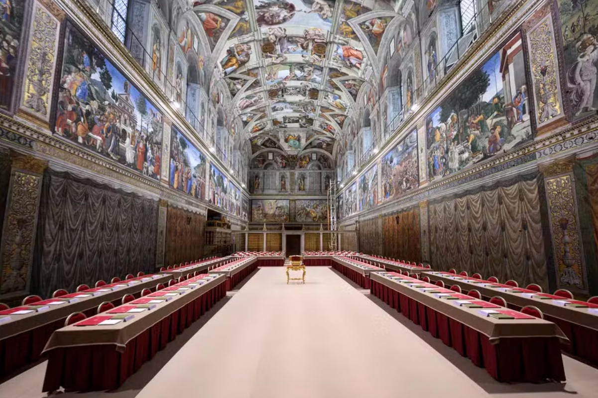 Vaticano divulga imagens da Capela Sistina pronta para o conclave; veja 