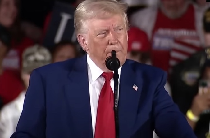 EUA param bombardeios no Iêmen após 'rendição' dos Houthis, diz Trump