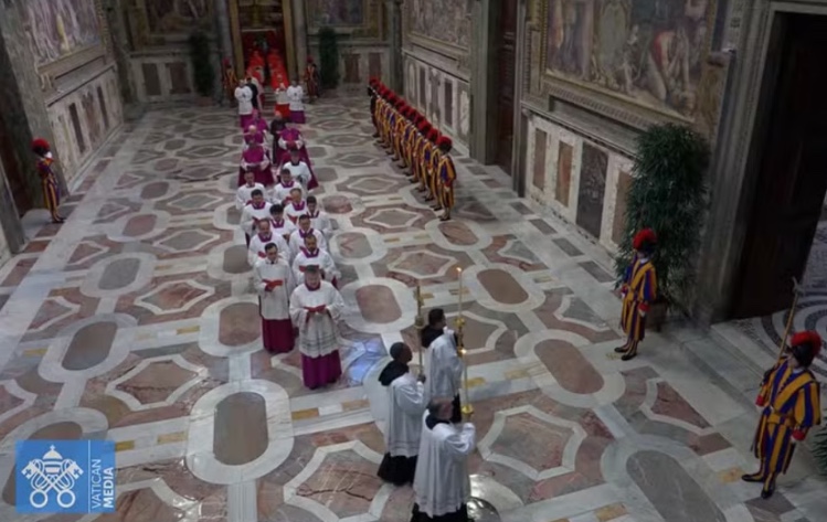 Decano do Vaticano espera fumaça branca ainda nesta quinta