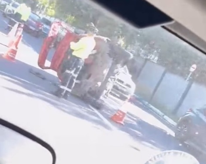 Carro capota na Av. São Jorge após colisão e deixa trânsito caótico