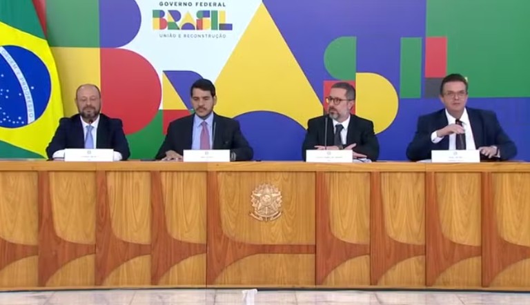 AGU pede bloqueio de bens de mais 14 investigados em fraude do INSS