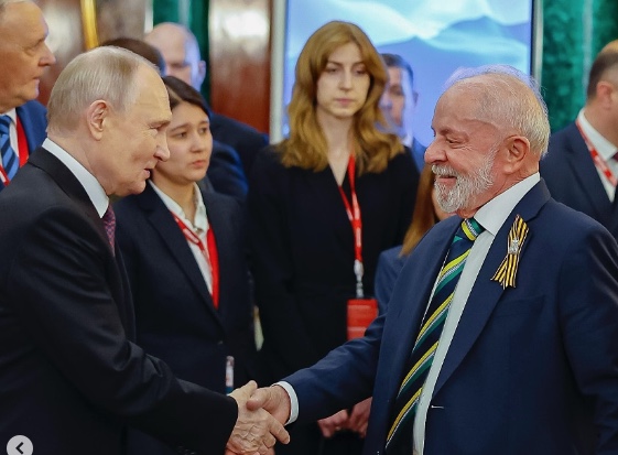 Lula e Putin prezam relações pessoais em reunião bilateral no Kremlin