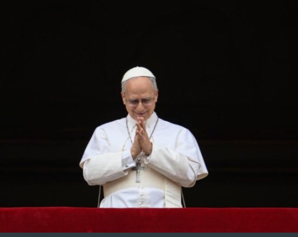 Papa Leão XIV faz oração no Vaticano e pede fim das guerras