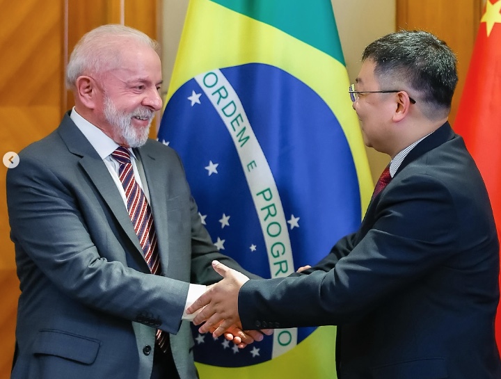 China vai investir R$ 27 bilhões no Brasil, anuncia Lula em Pequim