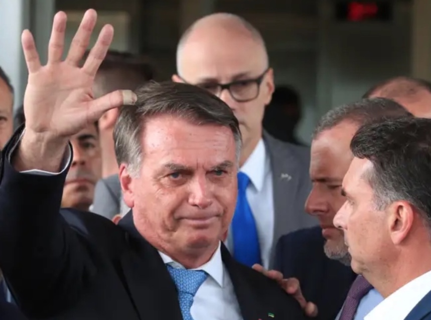 Me prendam, não vou sair do Brasil, vou morrer na cadeia, diz Bolsonaro