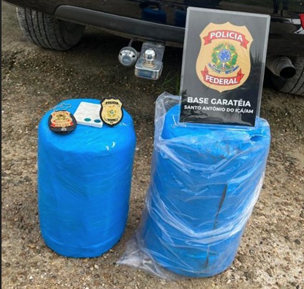 Homem é preso com 63 kg de drogas dentro de motores em barco no Amazonas