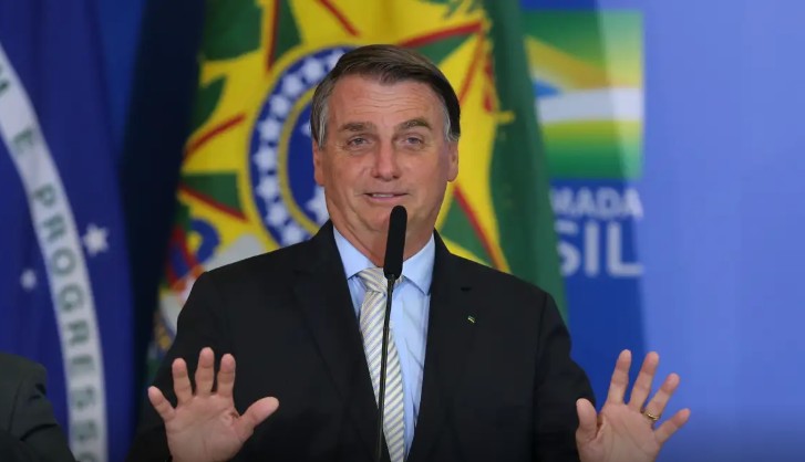 Bolsonaro pede dispensa de Pazuello e mais 3 testemunhas em ação no STF