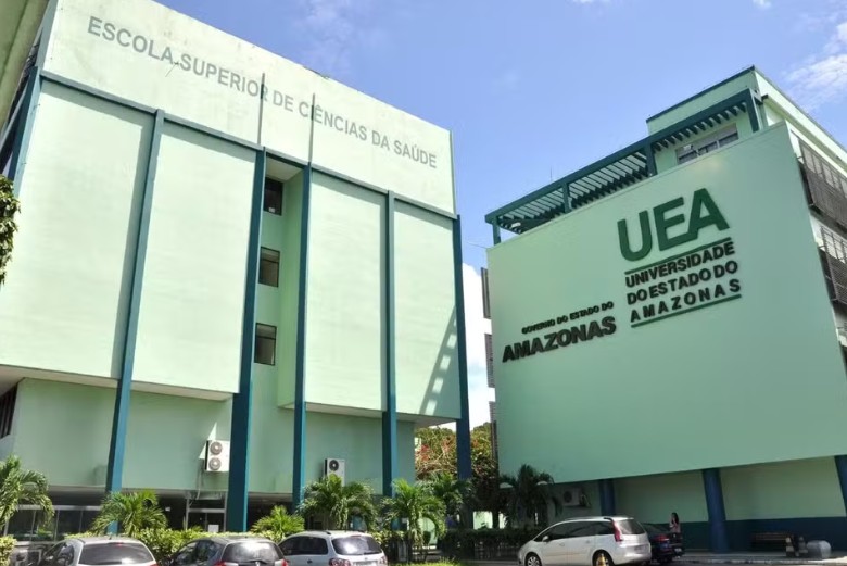 UEA lança editais do Vestibular e SIS com curso em Inteligência Artificial