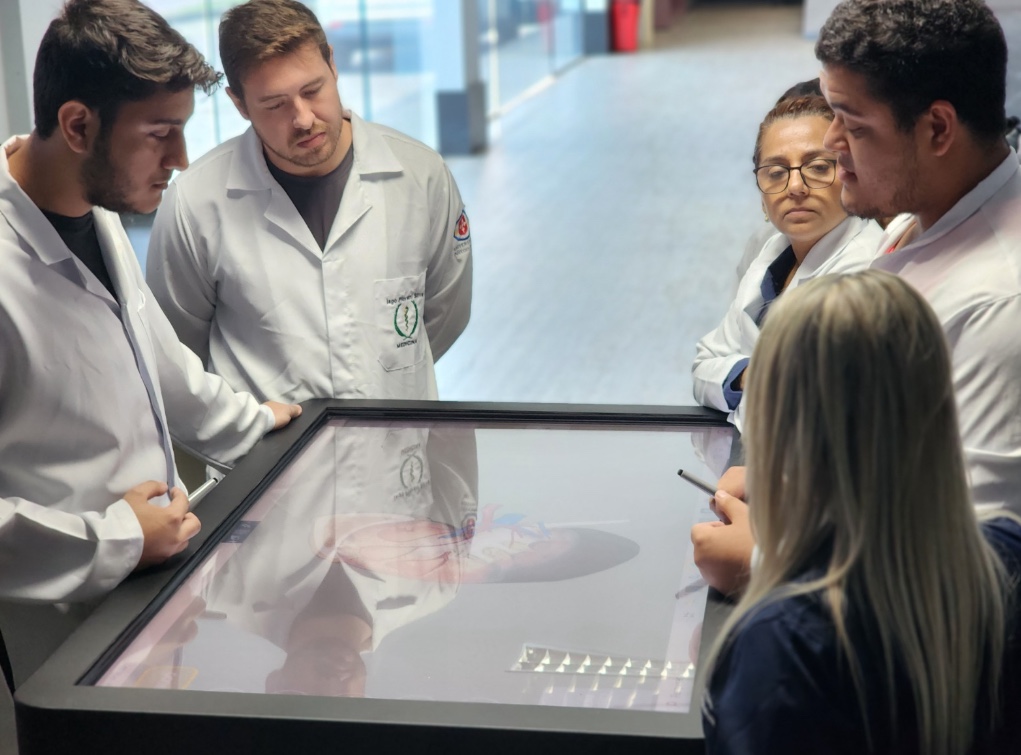 Nilton Lins encerra inscrições para vestibular de Medicina em junho