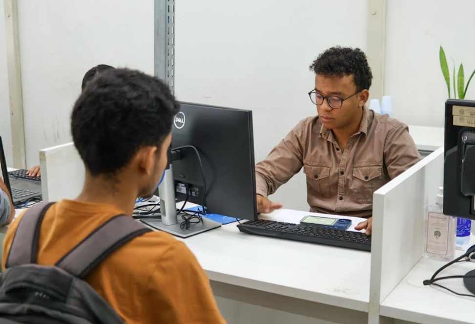 Soldador, recepcionista e mais: confira vagas do Sine Amazonas